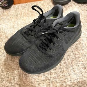 Nike Free RN Black Size 8, Barely Worn